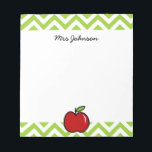 Rood appelblok voor leraar | Gepersonaliseerde naa Notitieblok<br><div class="desc">Rood appelblok voor leraar | Gepersonaliseerde naam. Leercadeaus. Vectorchevron-patroon. Zig Zag.</div>