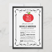Rood Apple Chalkboard Teacher Retirement Invites Kaart (Voorkant)