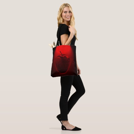 Rood Apple, gekristalliseerd Tote Bag (Op model)