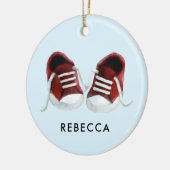 Rood Baby Sneakers Ornament, kerstcadeau Label Keramisch Ornament (Links)