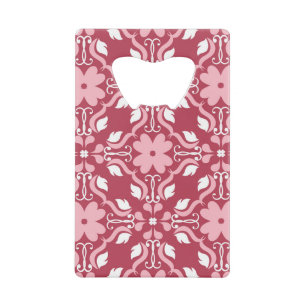 Rood, beige bloemen, naadloos behangpatroon. creditkaart flessenopener