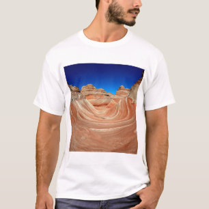 Rood, beige en geel gestreept in de wind en t-shirt