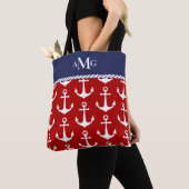 Rood blauw anker patroon monogram Nautisch Tote Bag (Dichtbij)