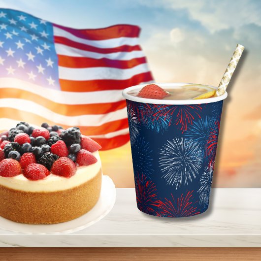 Rood blauw en wit vuurwerk papieren bekers