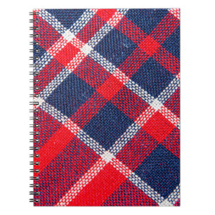 Rood-blauw geruite wollen textuur. notitieboek