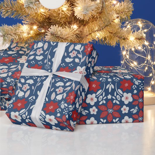 Rood & Blauw Scandinavische Winter Blooms Cadeaupapier (Feestdagen)