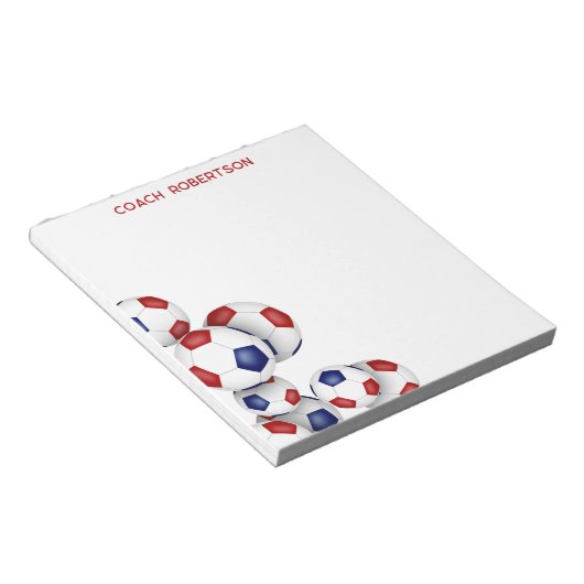 Rood blauw voetballen accent Aangepaste naam Notitieblok (Schuin)
