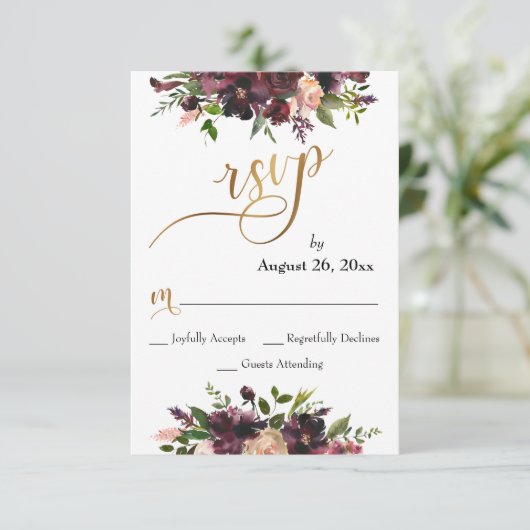 Rood Bourgondië Blush Bloemen Goud Script Bruiloft RSVP Kaartje (Staand voorkant)