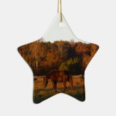 Rood bruin paard, herfst bossen. keramisch ornament (Rechts)