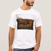 Rood bruin paard, herfst bossen. t-shirt (Voorkant)