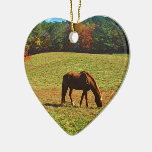 Rood bruin paard in de herfstbomen keramisch ornament (Links)