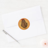 Rood bruine kip staand hoog ronde sticker (Envelop)