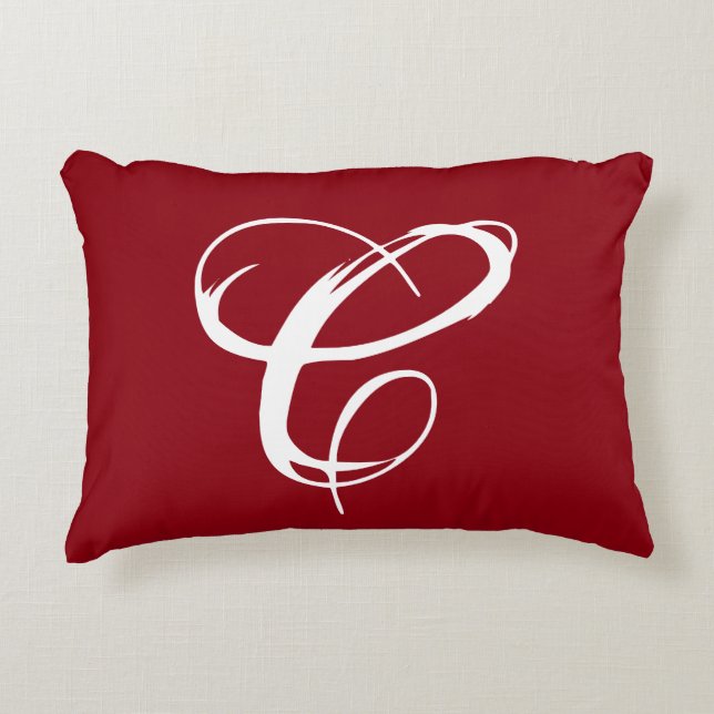 Rood "C" kussen met grijze rug (Voorkant)