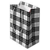 Rood cadeautje Label op Tartanje geplakt met een g Medium Cadeauzakje (Achterkant Gekanteld)