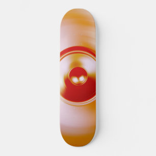 Rood draaiende muziekluidspreker persoonlijk skateboard