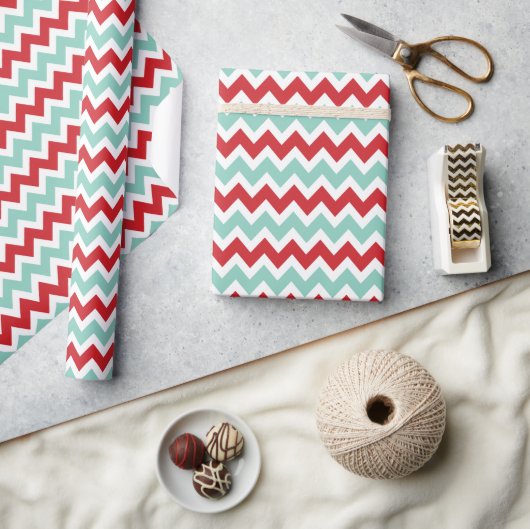 Rood en Aqua Kerstmis Zigzag Chevron Stripes Cadeaupapier (Crafts)