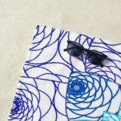 Rood en blauw Floral Strandlaken (In situ)