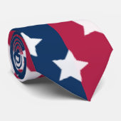 Rood en blauw kleurenblok met witte sterren stropdas (Opgerold)