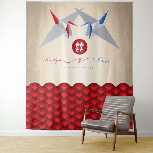 Rood- en blauw papierkranen dubbelgeluksbruiloft wandkleed (In situ)