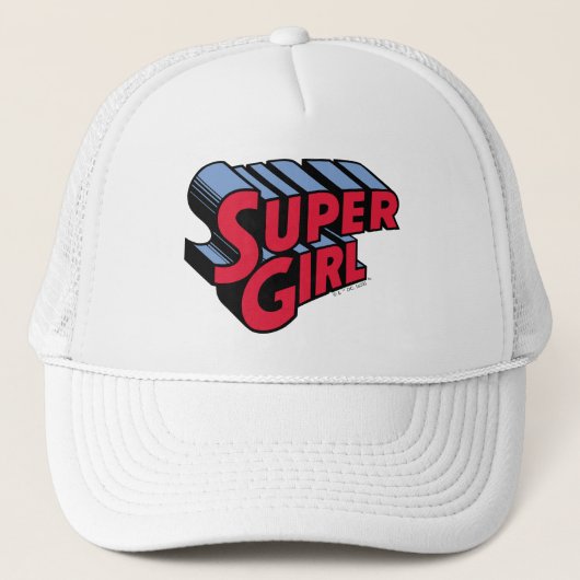 Rood en Blauw Supergirl Gestapelde Naam Logo Trucker Pet (Voorkant)