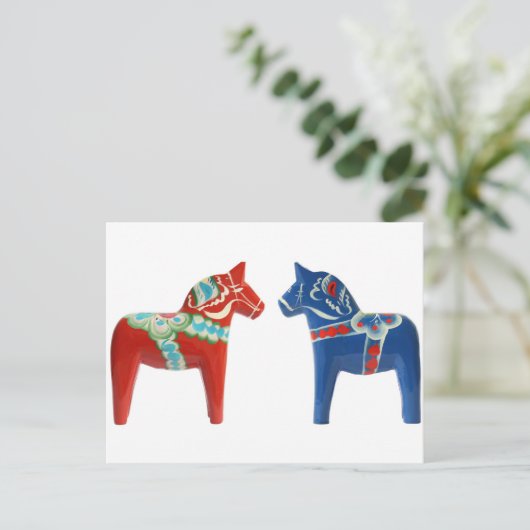 Rood- en blauwe Dala Horse Briefkaart (Staand voorkant)