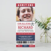 Rood- en blauwe Voetbal Graduation Party nodigt ui Kaart (Staand voorkant)