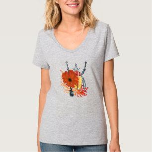 Rood en geel insect met bloemen t-shirt