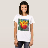 Rood en geel Tulp floral Garden Foto T-shirt (Voorkant volledig)