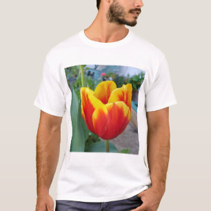 Rood en geel Tulp floral Garden Foto T-shirt