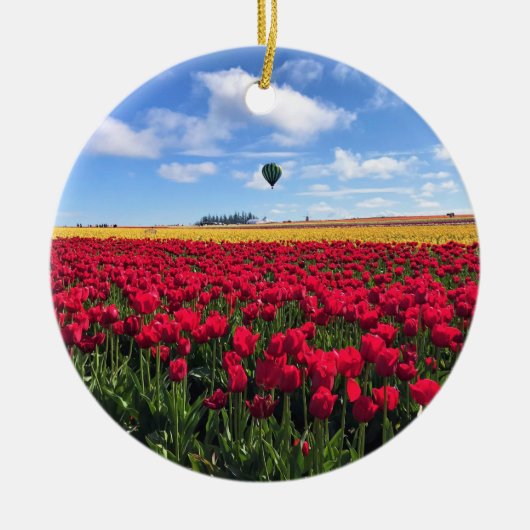Rood en geel Tulpveld met luchtballon Keramisch Ornament (Voorkant)