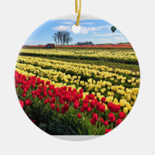 Rood en geel Tulpveld met luchtballon Keramisch Ornament
