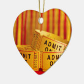 Rood- en gele filmkaartjes keramisch ornament (Links)