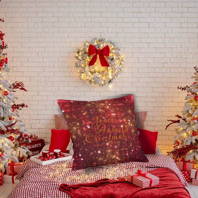 Rood en Goud Dromerige Sparkle Familie Kerstmis Kussen (Red and gold glamor on your family name Christmas pillow:
"___ Family Christmas")