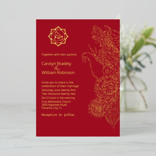 Rood en goud Mandala en Ganesha Wedding Folie Uitnodiging (Staand Voorkant)