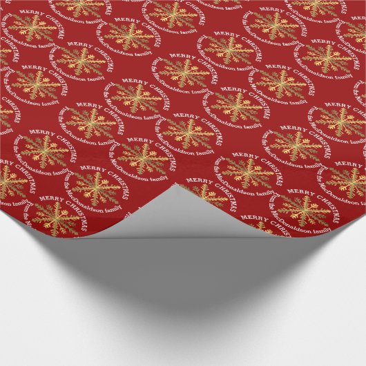 Rood en goud Op kerst gepersonaliseerde familie Cadeaupapier (Hoek)