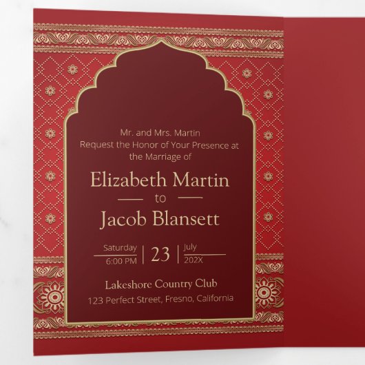 Rood en goudbollywood Style Indiaas huwelijk Drieluik Uitnodiging (Binnenzijde eerst)