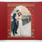 Rood en goudbollywood Style Indiaas huwelijk Drieluik Uitnodiging (Binnenkant midden)