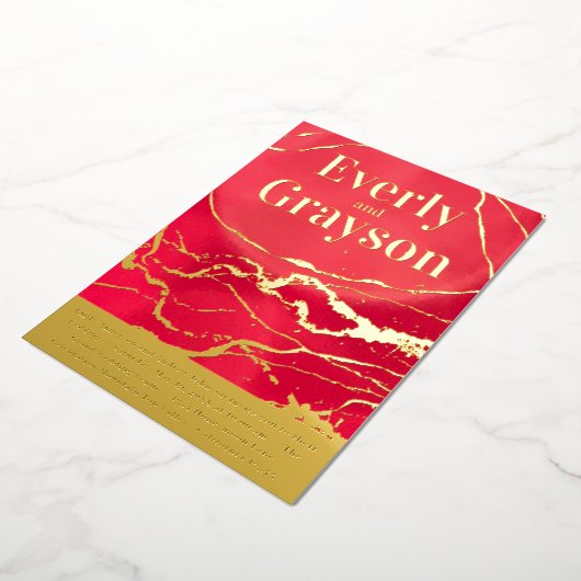 Rood en goudgalaxy Marmer Gold Wedding Folie Uitnodiging (Gedraaid)