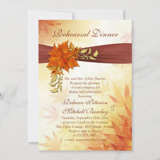 Rood- en goudherfstblad Rehearsal Dinner Invite Kaart (Voorkant)