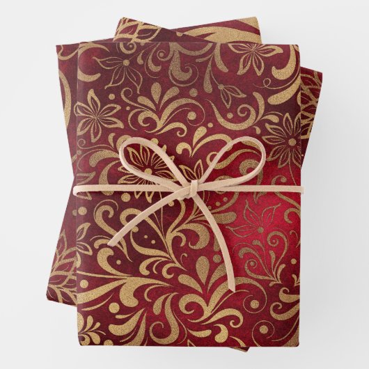 Rood- en goudpapierpakket voor het ontwerpen van z inpakpapier vel (In situ)