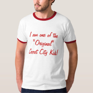 rood en grijs shirt
