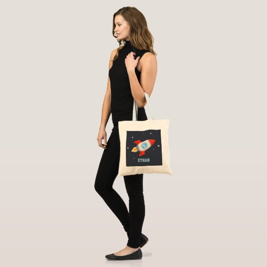 Rood- en grijze Rocket blaast weg in ruimte Tote Bag (Voorkant (model))