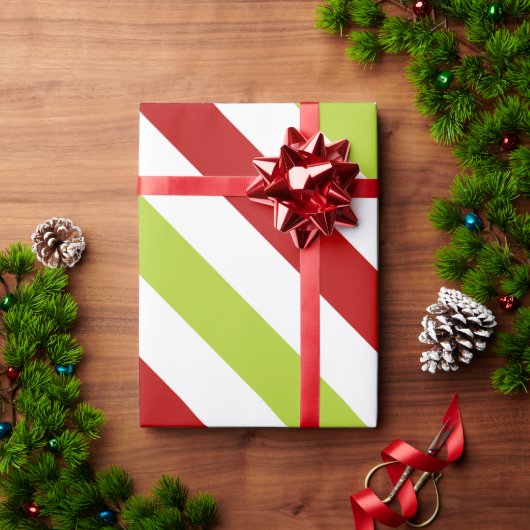 Rood en Groen Breed Diagonaal Streeppatroon Cadeaupapier (Feestdagen Geschenken)