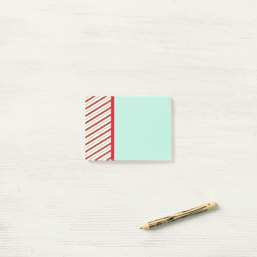 Rood en groen kerstpatroon met streep post-it® notes (Op bureau)