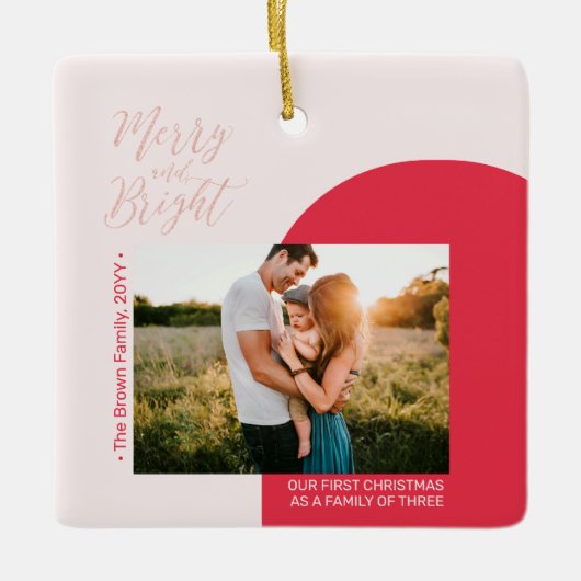 Rood en Roos Gold Moderne fotokerstfamilie Keramisch Ornament (Voorkant)