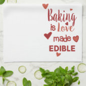 Rood en roze bakken is liefde die eetbaar is met h theedoek (Gevouwen)