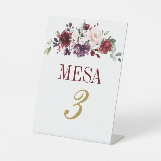 Rood en Roze Bloemen Quinceañera Reclamebord Met Voetstuk (Voorkant)