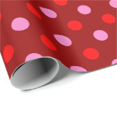 Rood en Roze op Maroon Stippen Design Cadeaupapier (Rol Hoek)