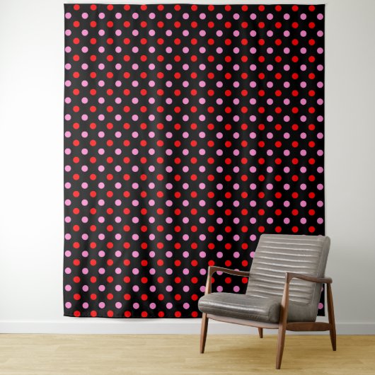 Rood en Roze op Zwarte Stippen Ontwerp Wandkleed (In situ)