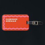 Rood en Roze Squiggle met Tekst Bagagelabel<br><div class="desc">Een trendy take op de golvende lijn kronkelen lijst in roze op kersenrood met eenvoudige bewerkbare tekst voor eenvoudige aanpassing met een naam en adres.</div>